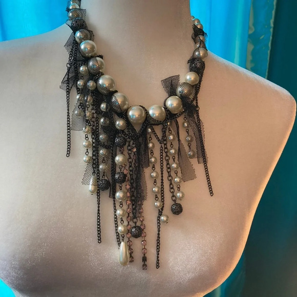 Funky necklace - Picture 1 of 1